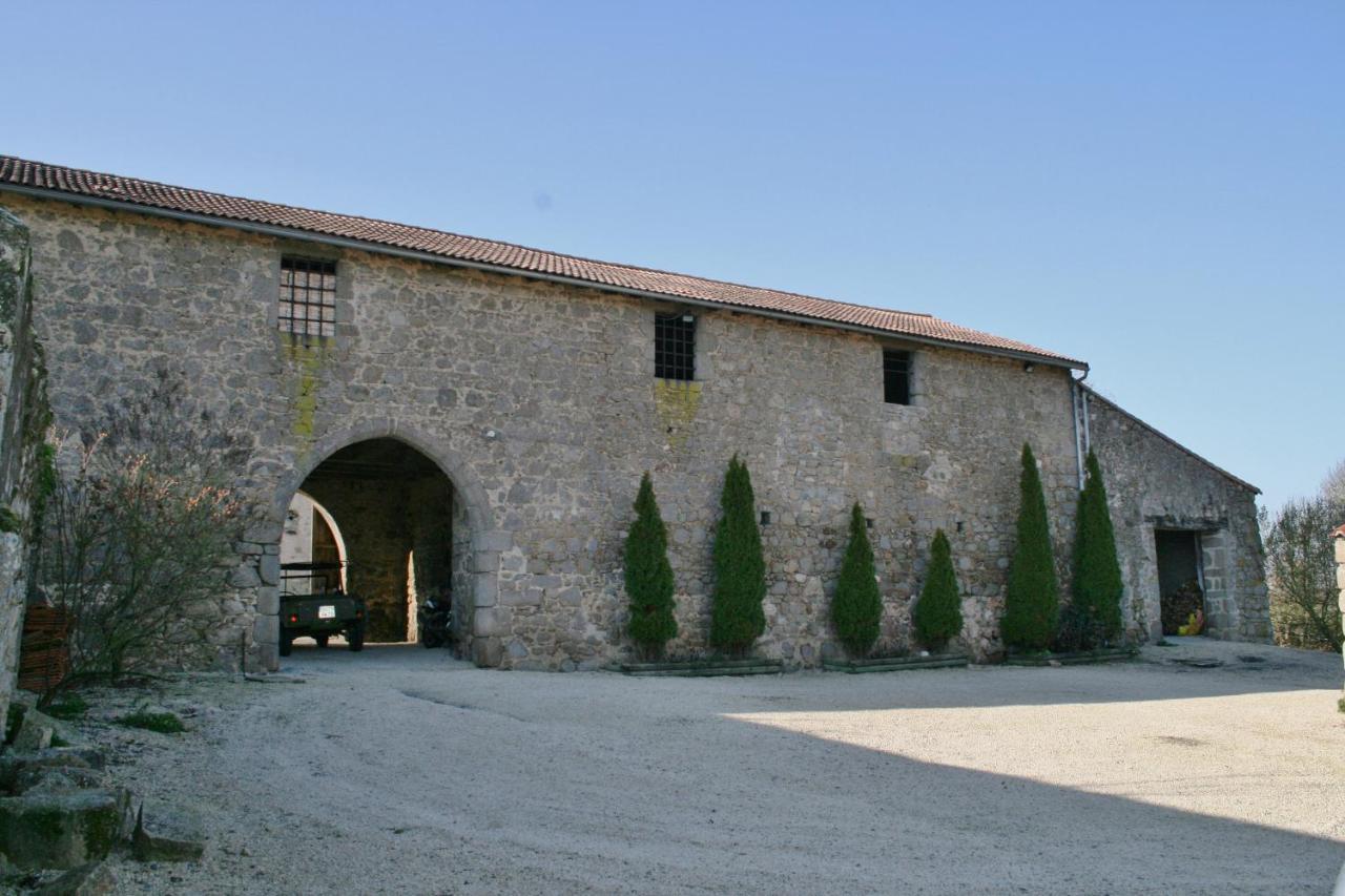 Les Chambres Du Logis Du Chatelier Bressuire Luaran gambar