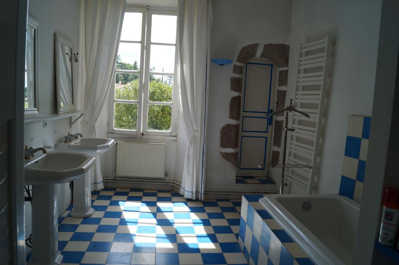 Les Chambres Du Logis Du Chatelier Bressuire Luaran gambar