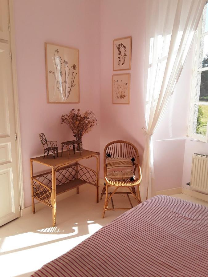 Les Chambres Du Logis Du Chatelier Bressuire Luaran gambar