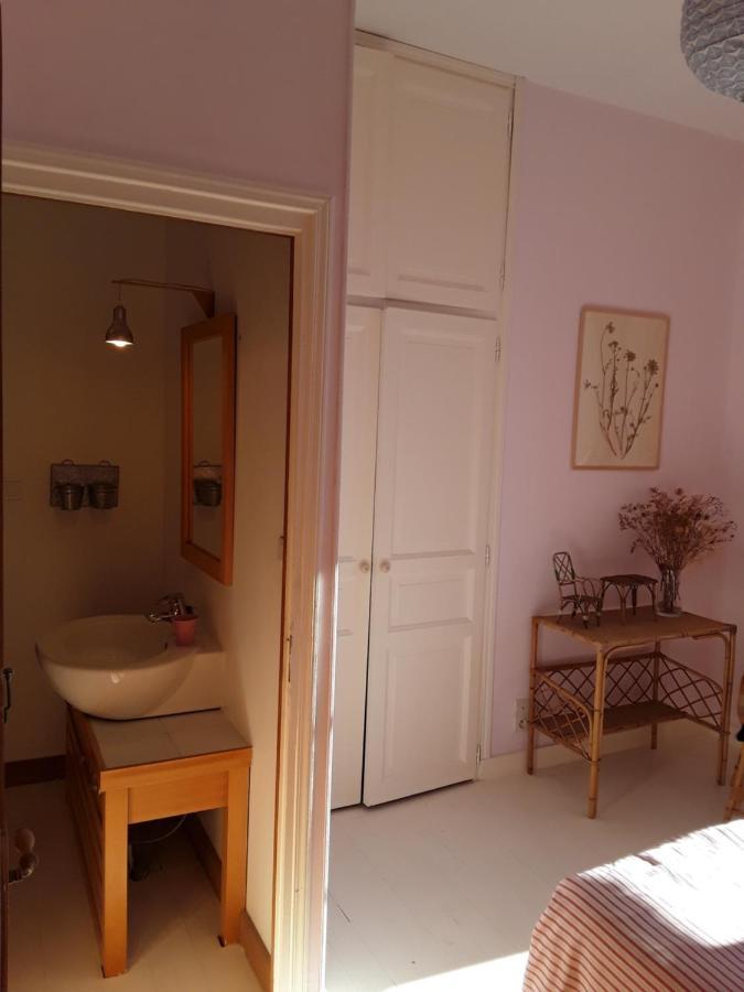 Les Chambres Du Logis Du Chatelier Bressuire Luaran gambar