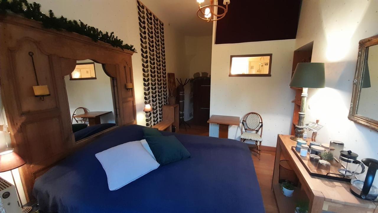 Les Chambres Du Logis Du Chatelier Bressuire Luaran gambar