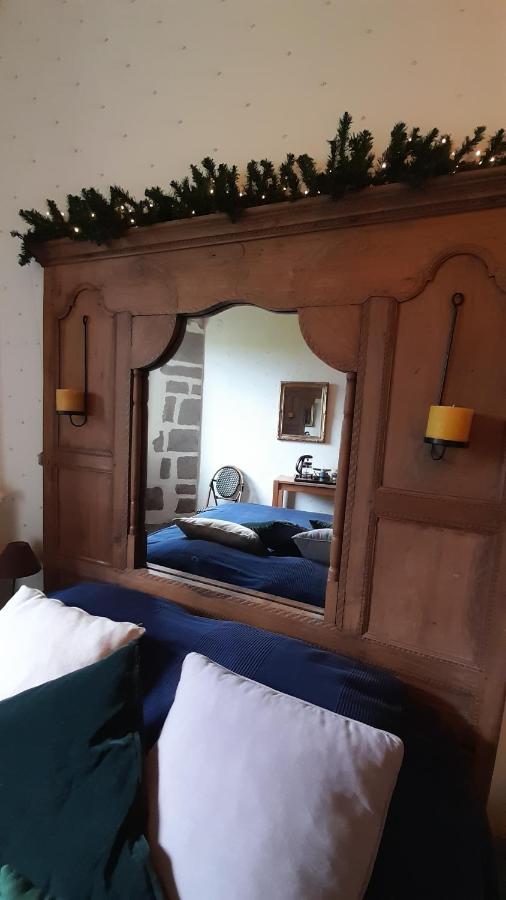 Les Chambres Du Logis Du Chatelier Bressuire Luaran gambar